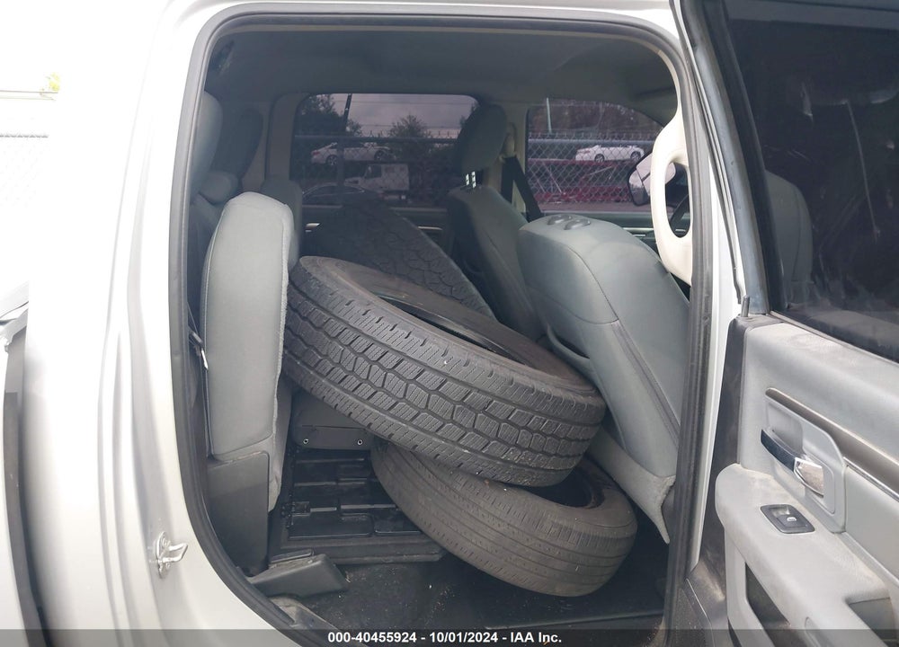 2017 RAM 1500 VIN: 1C6RR7LM7HS880335