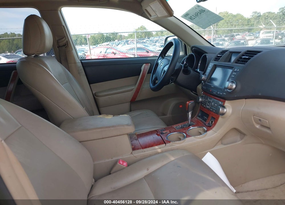 2010 TOYOTA HIGHLANDER LIMITED V6 VIN: 5TDYK3EH1AS015070