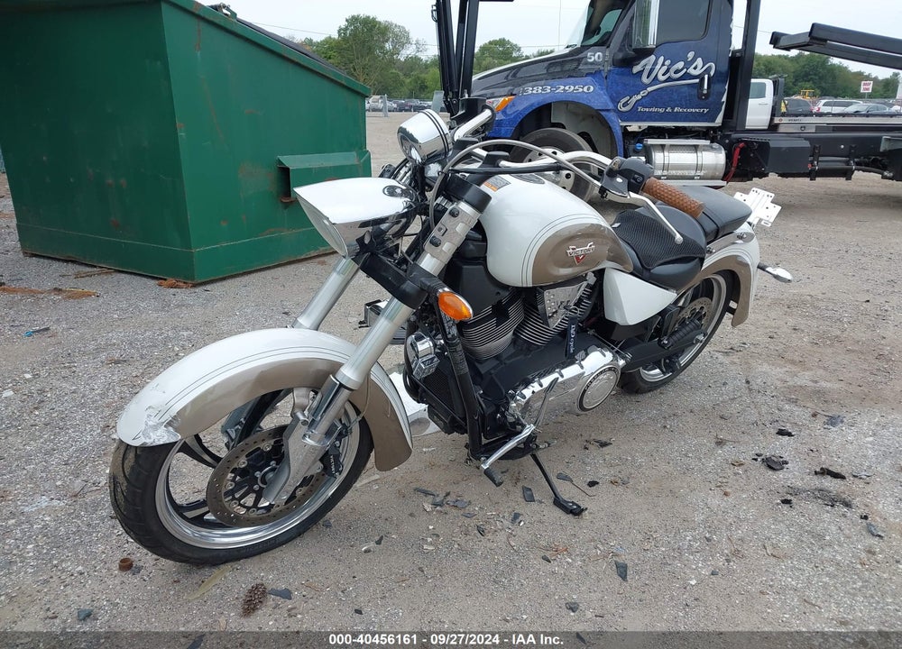 2011 VICTORY MOTORCYCLES KINGPIN STANDARD VIN: 5VPCB36N1B3007876