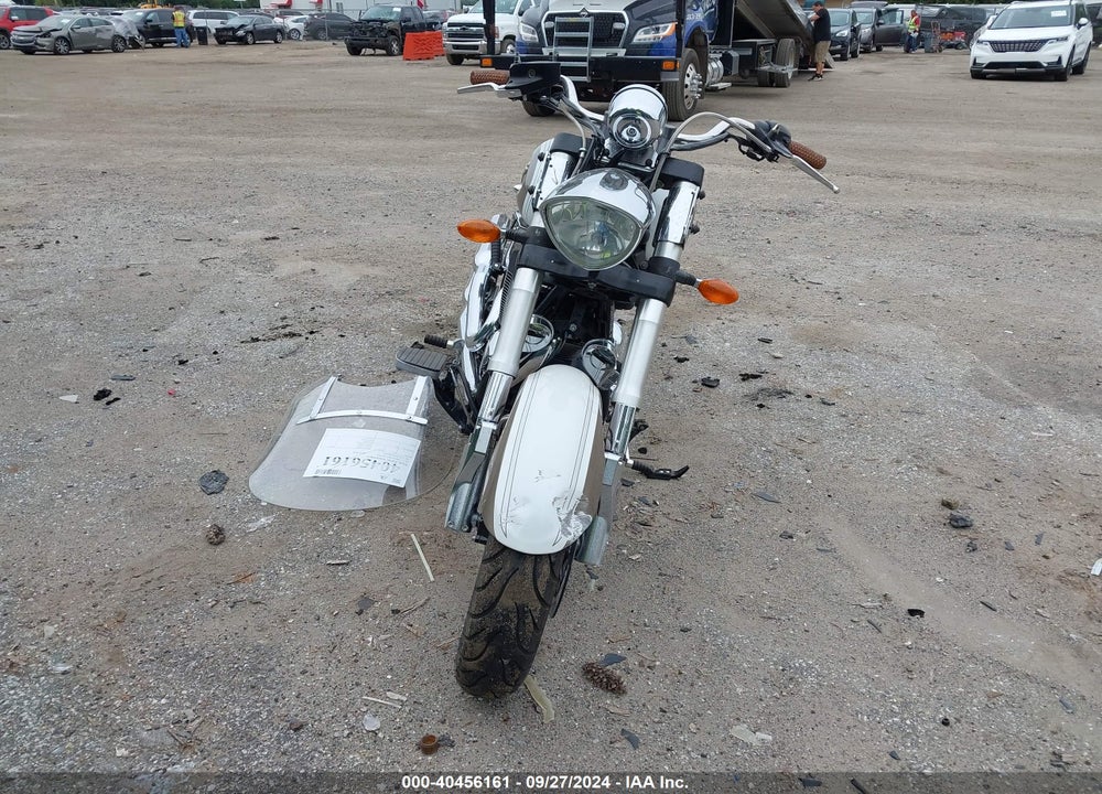 2011 VICTORY MOTORCYCLES KINGPIN STANDARD VIN: 5VPCB36N1B3007876