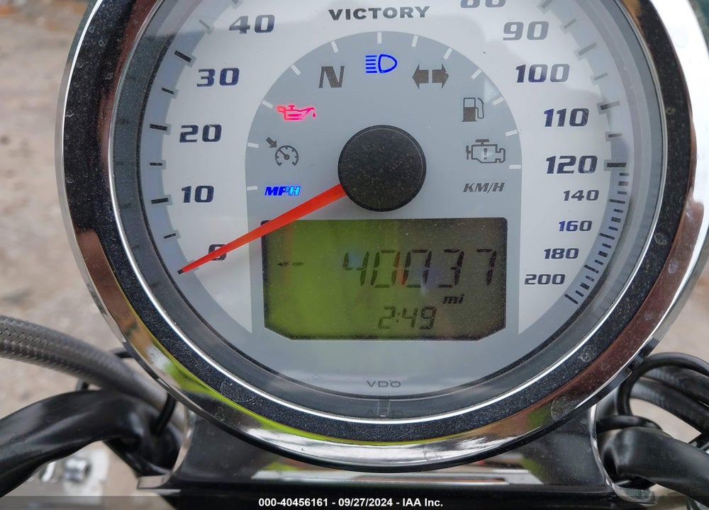 2011 VICTORY MOTORCYCLES KINGPIN STANDARD VIN: 5VPCB36N1B3007876