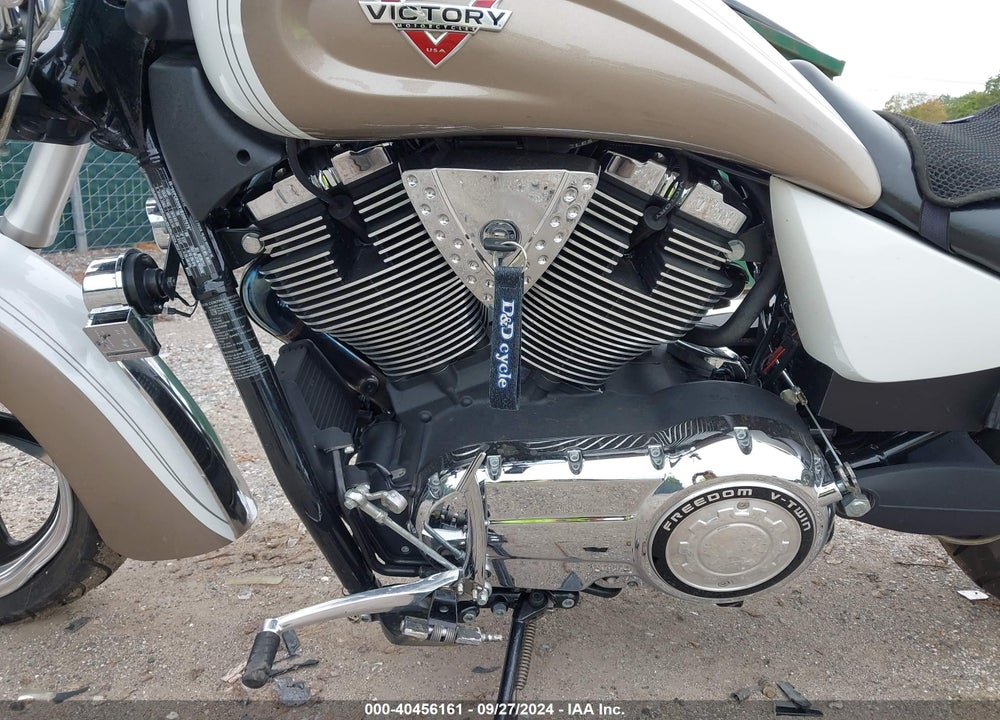 2011 VICTORY MOTORCYCLES KINGPIN STANDARD VIN: 5VPCB36N1B3007876