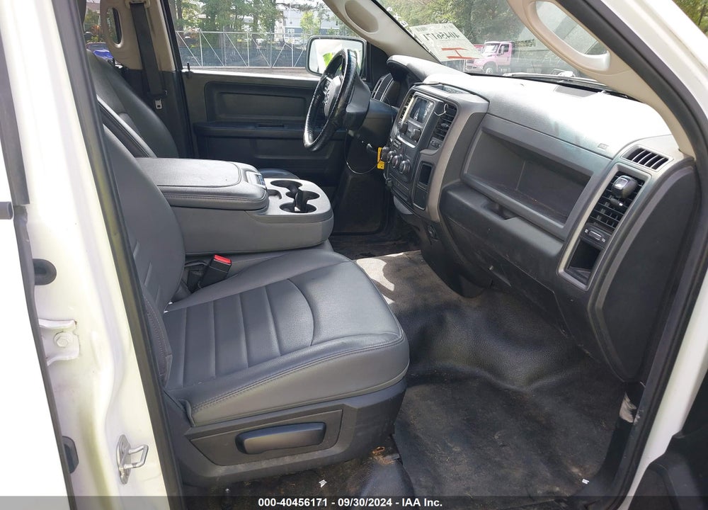 2019 RAM 1500 CLASSIC TRADESMAN QUAD CAB 4X2 6'4 BOX VIN: 1C6RR6FG2KS503337