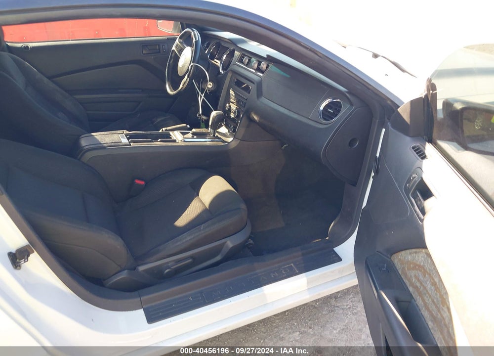 2014 FORD MUSTANG V6 VIN: 1ZVBP8AM7E5271617