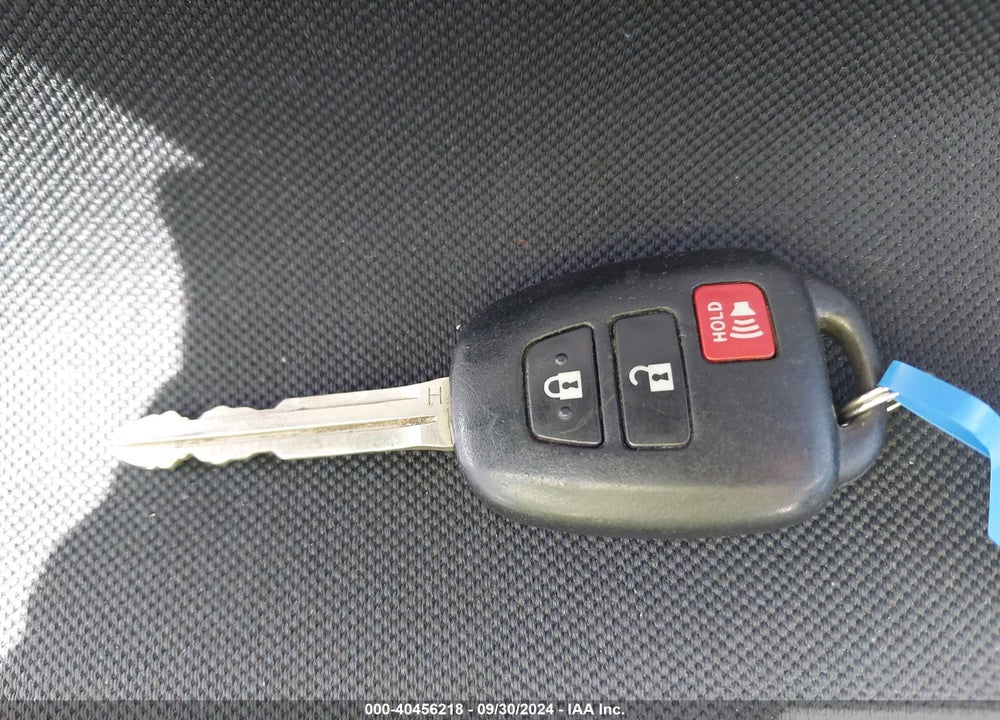 2017 TOYOTA RAV4 LE VIN: 2T3BFREVXHW602153