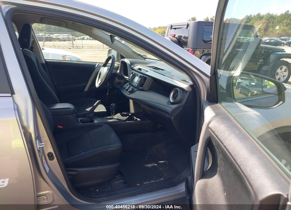 2017 TOYOTA RAV4 LE VIN: 2T3BFREVXHW602153