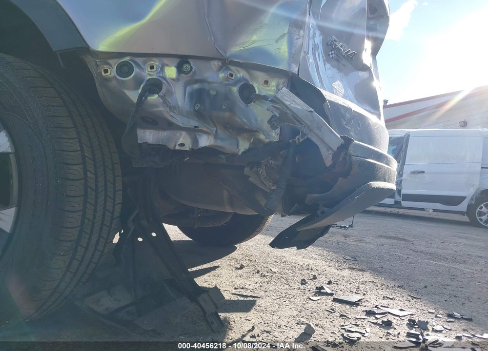 2017 TOYOTA RAV4 LE VIN: 2T3BFREVXHW602153