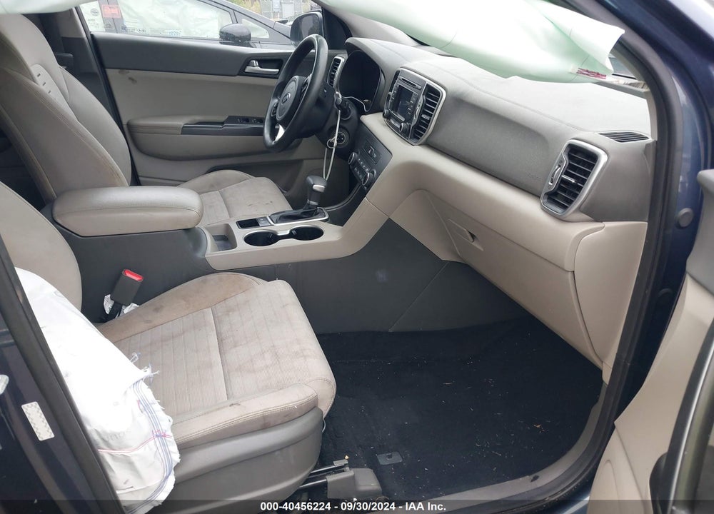 2018 KIA SPORTAGE LX VIN: KNDPM3AC3J7359932