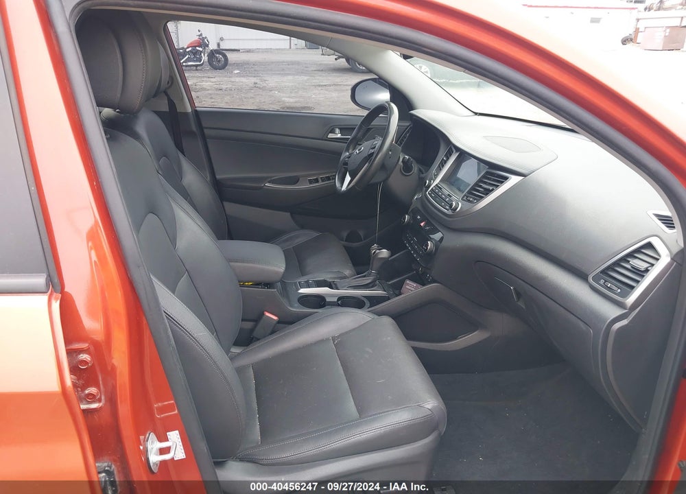 2016 HYUNDAI TUCSON LIMITED VIN: KM8J33A28GU136310