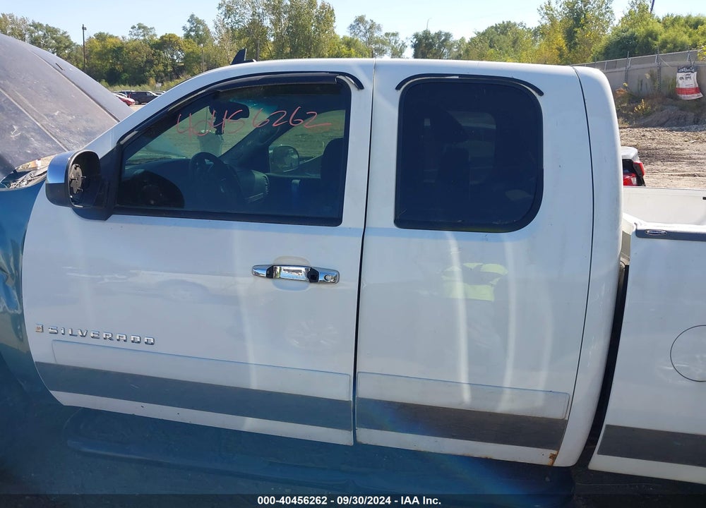 2007 CHEVROLET SILVERADO 1500 LT1 VIN: 1GCEK19047Z638363