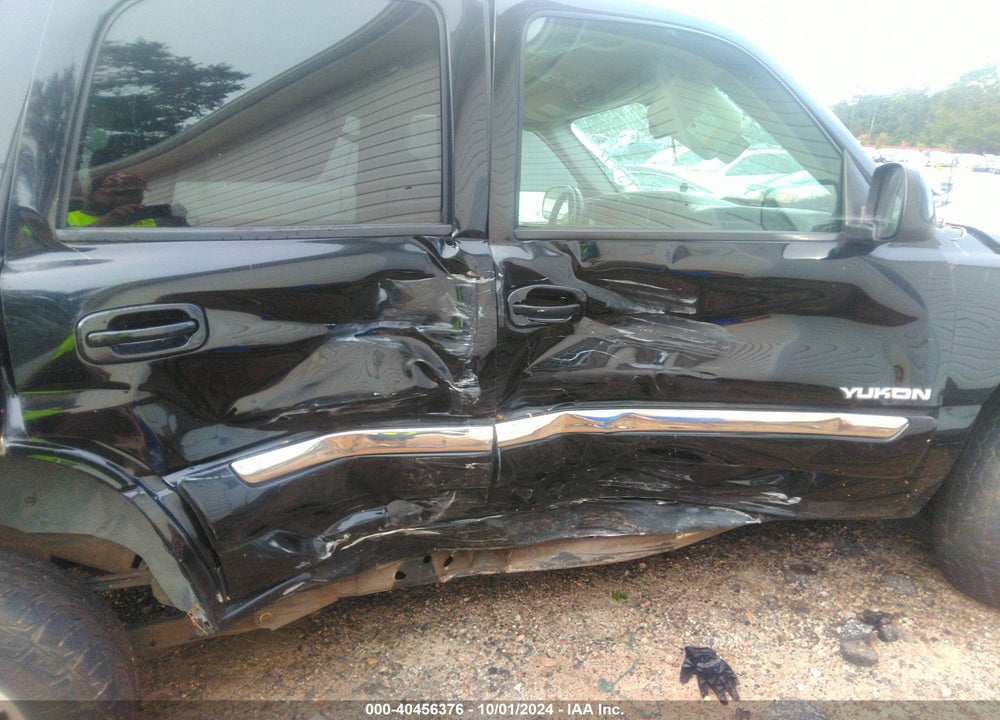 2005 GMC YUKON SLE VIN: 1GKEC13V85J245497