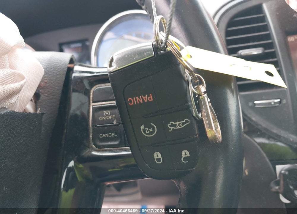 2014 CHRYSLER 300 VIN: 2C3CCABG2EH330377