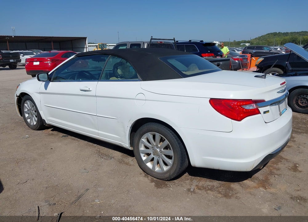 2014 CHRYSLER 200 TOURING VIN: 1C3BCBEG2EN131060