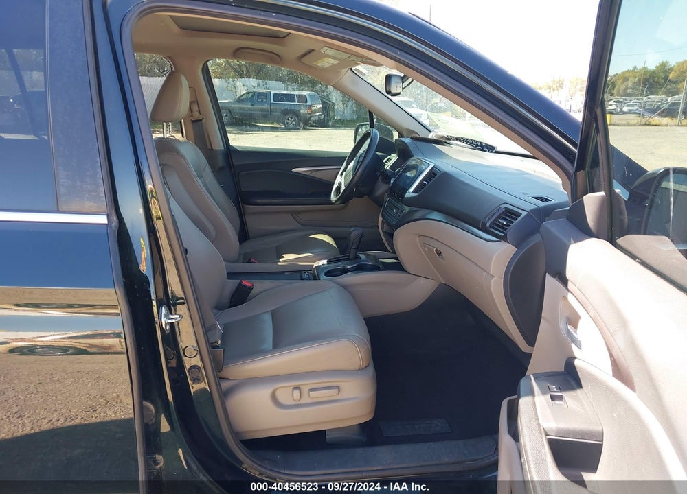 2017 HONDA PILOT EX-L VIN: 5FNYF6H58HB027951