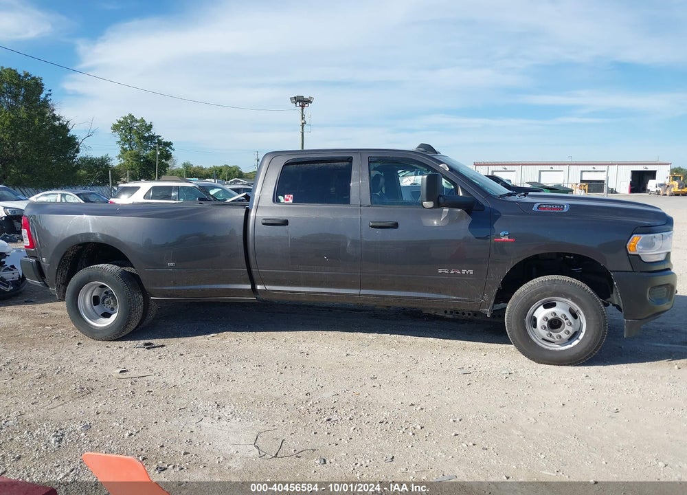 2022 RAM 3500 TRADESMAN  4X4 8' BOX VIN: 3C63RRGLXNG379297