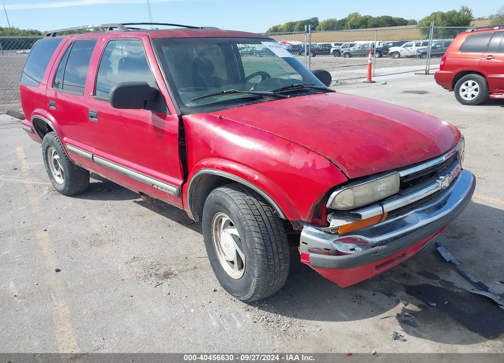 1998 CHEVROLET BLAZER LS VIN: 1GNDT13W9W2258407