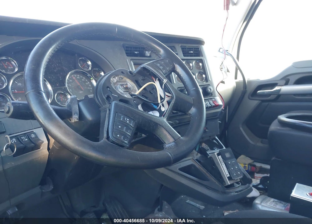 2020 KENWORTH T880 VIN: 1NKZX4TX7LJ305866