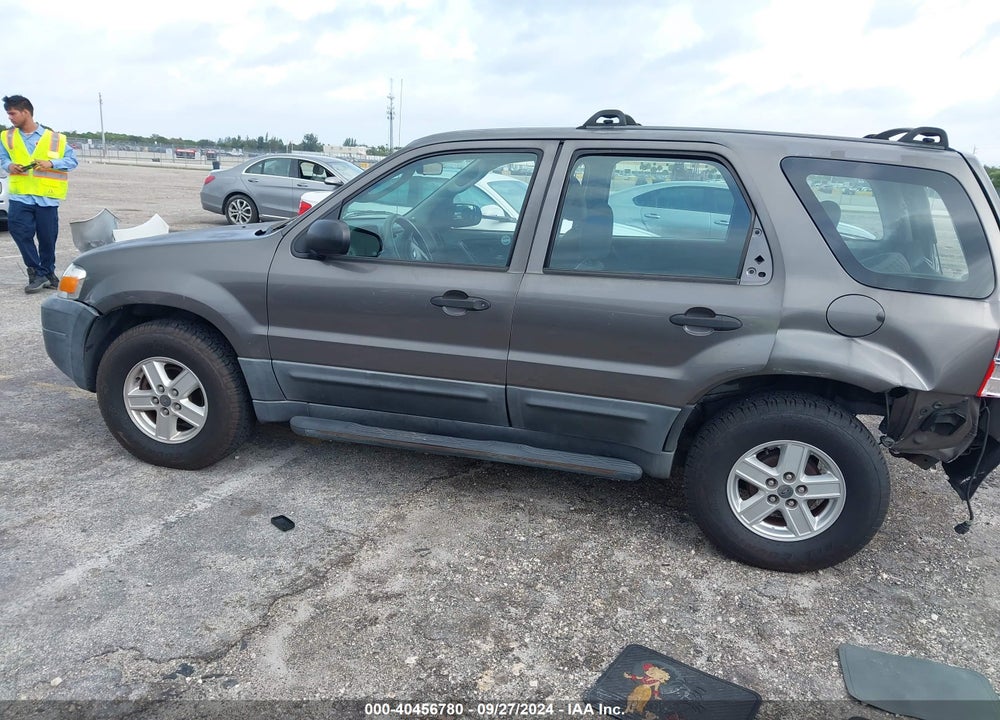 2005 FORD ESCAPE XLS VIN: 1FMYU02Z85KA01648
