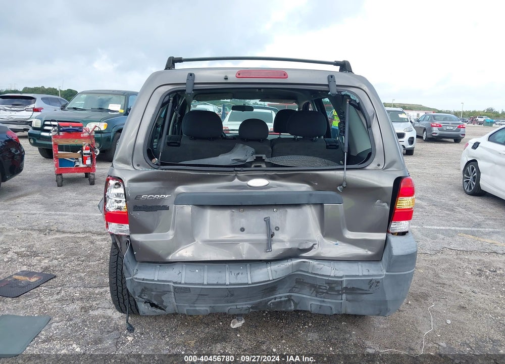 2005 FORD ESCAPE XLS VIN: 1FMYU02Z85KA01648