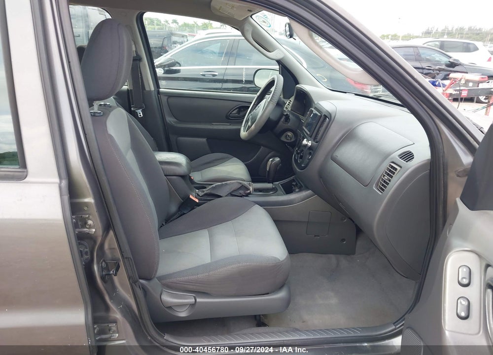 2005 FORD ESCAPE XLS VIN: 1FMYU02Z85KA01648