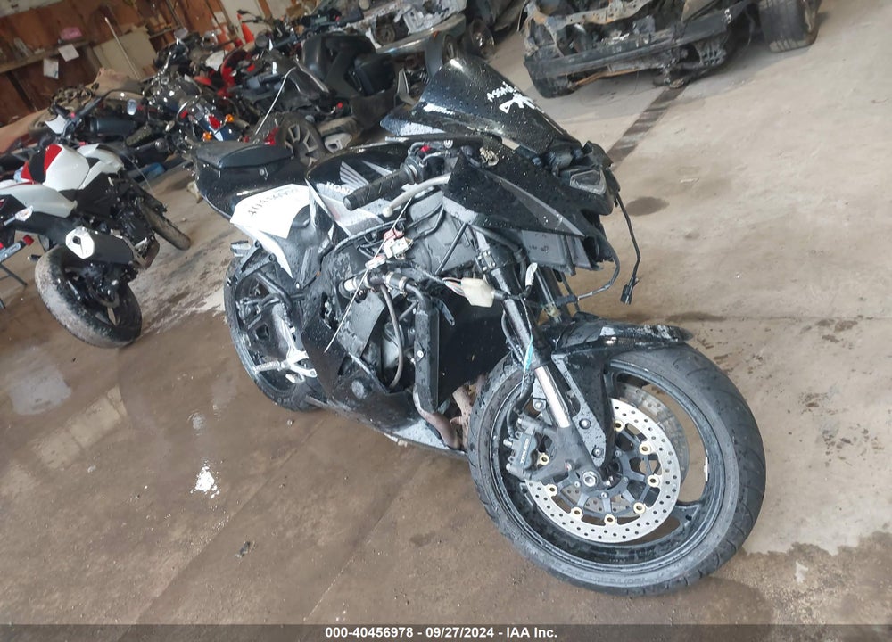 2009 HONDA CBR600 RR VIN: JH2PC40029K204675