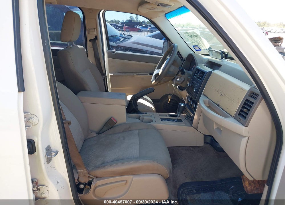 2008 JEEP LIBERTY SPORT VIN: 1J8GP28K58W284481