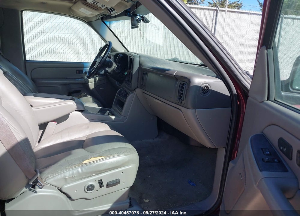 2005 CHEVROLET SUBURBAN 1500 LT VIN: 3GNFK16Z55G200124
