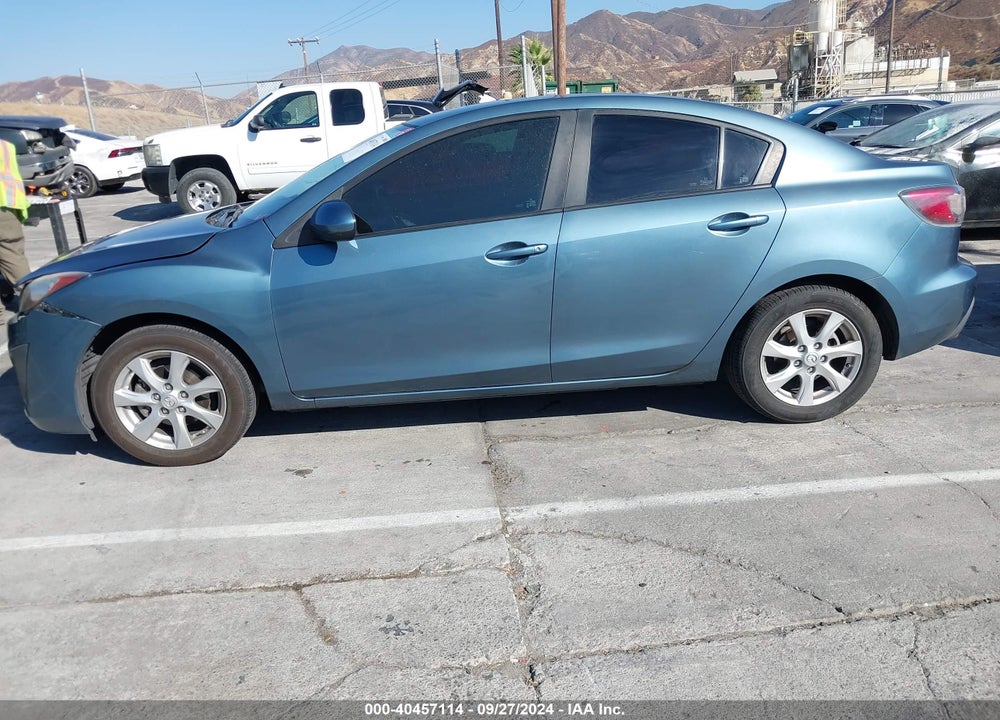 2011 MAZDA 3 I TOURING VIN: JM1BL1VG2B1390043