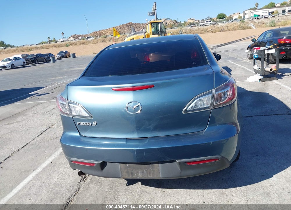 2011 MAZDA 3 I TOURING VIN: JM1BL1VG2B1390043