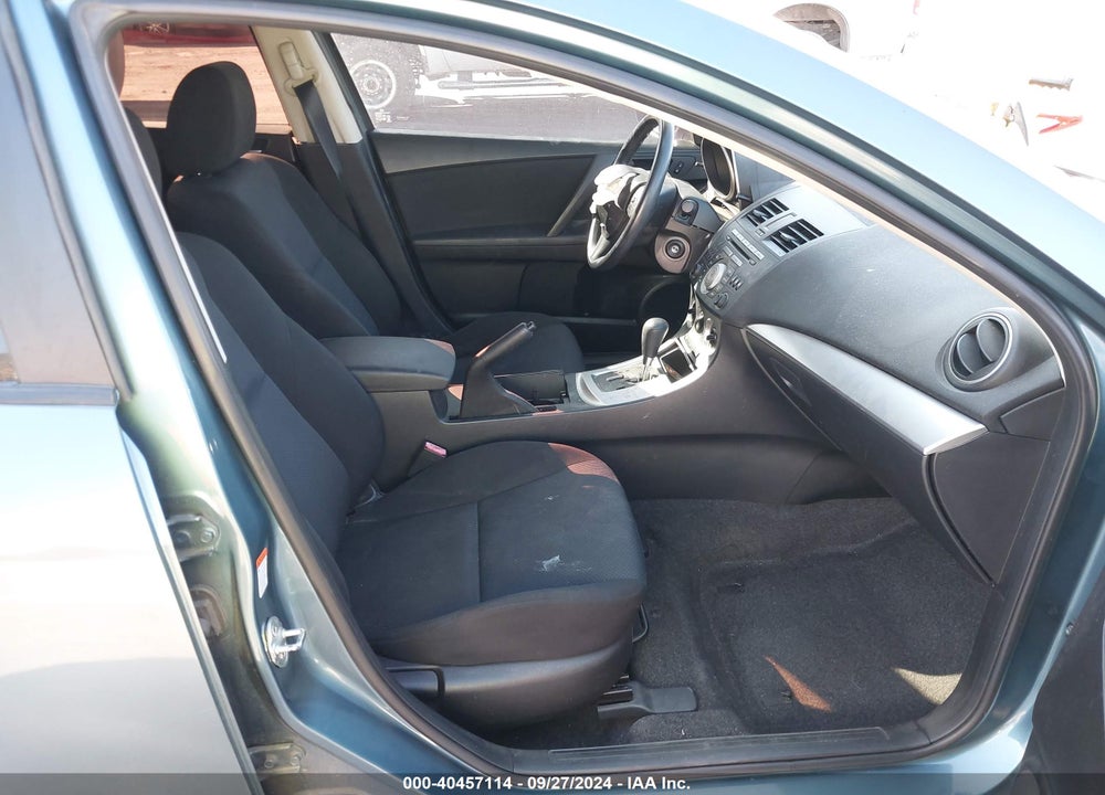 2011 MAZDA 3 I TOURING VIN: JM1BL1VG2B1390043
