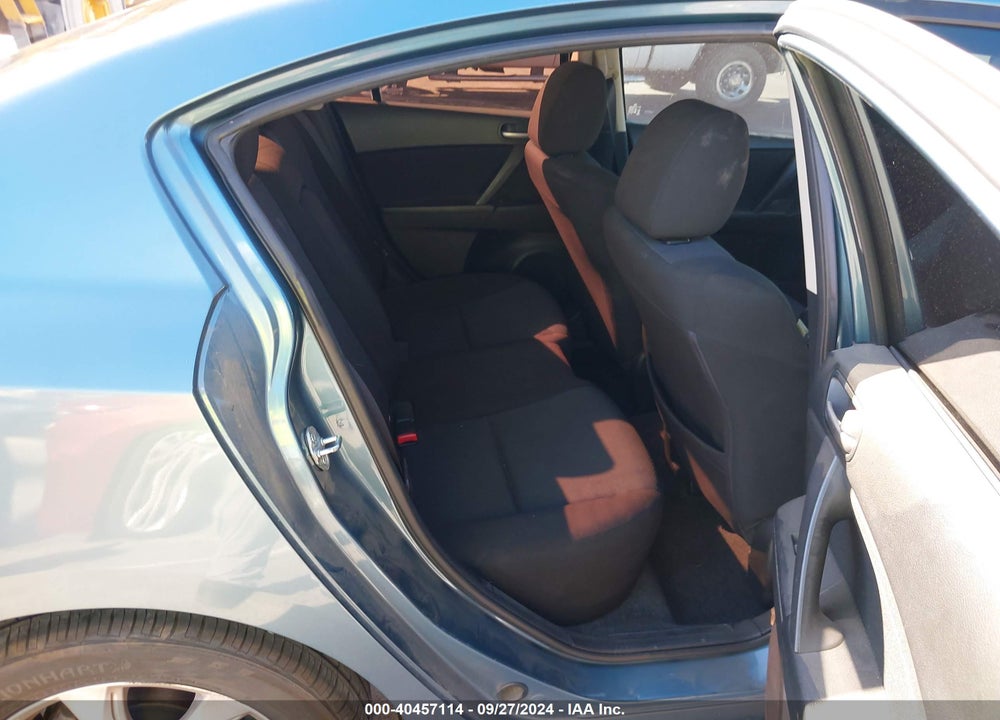 2011 MAZDA 3 I TOURING VIN: JM1BL1VG2B1390043