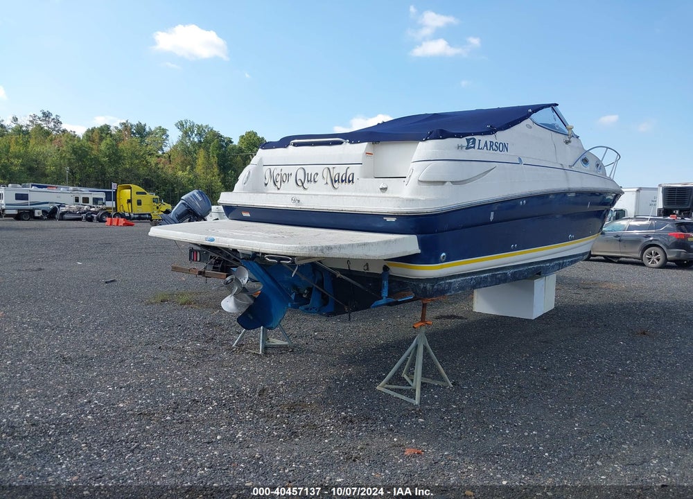 2006 LARSON CABRIO 260 MID CABIN VIN: LAR81106A606