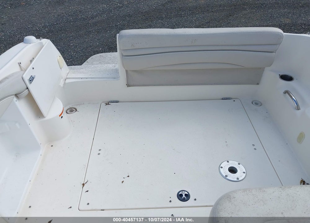 2006 LARSON CABRIO 260 MID CABIN VIN: LAR81106A606