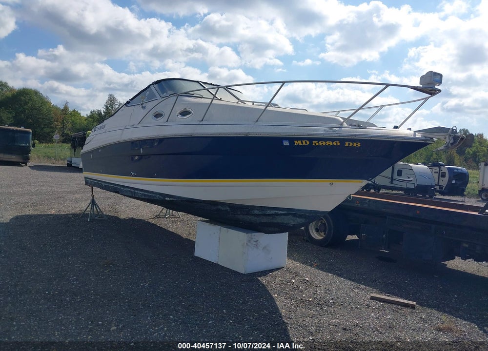 2006 LARSON CABRIO 260 MID CABIN VIN: LAR81106A606