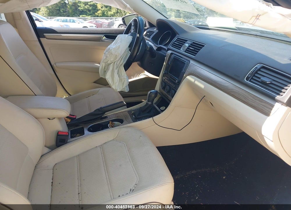 2017 VOLKSWAGEN PASSAT VIN: 1VWBT7A37HC079322