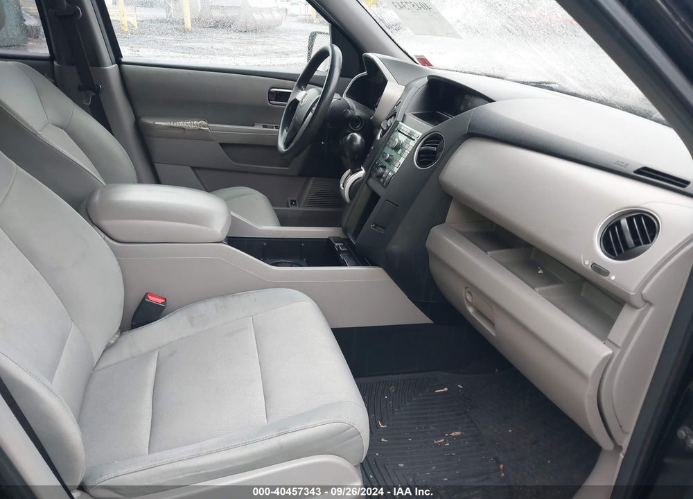 2009 HONDA PILOT LX VIN: 5FNYF48229B052551