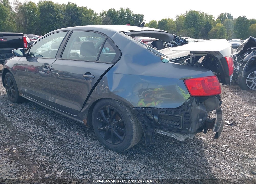 2011 VOLKSWAGEN JETTA 2.5L SE VIN: 3VWDZ7AJ7BM035610
