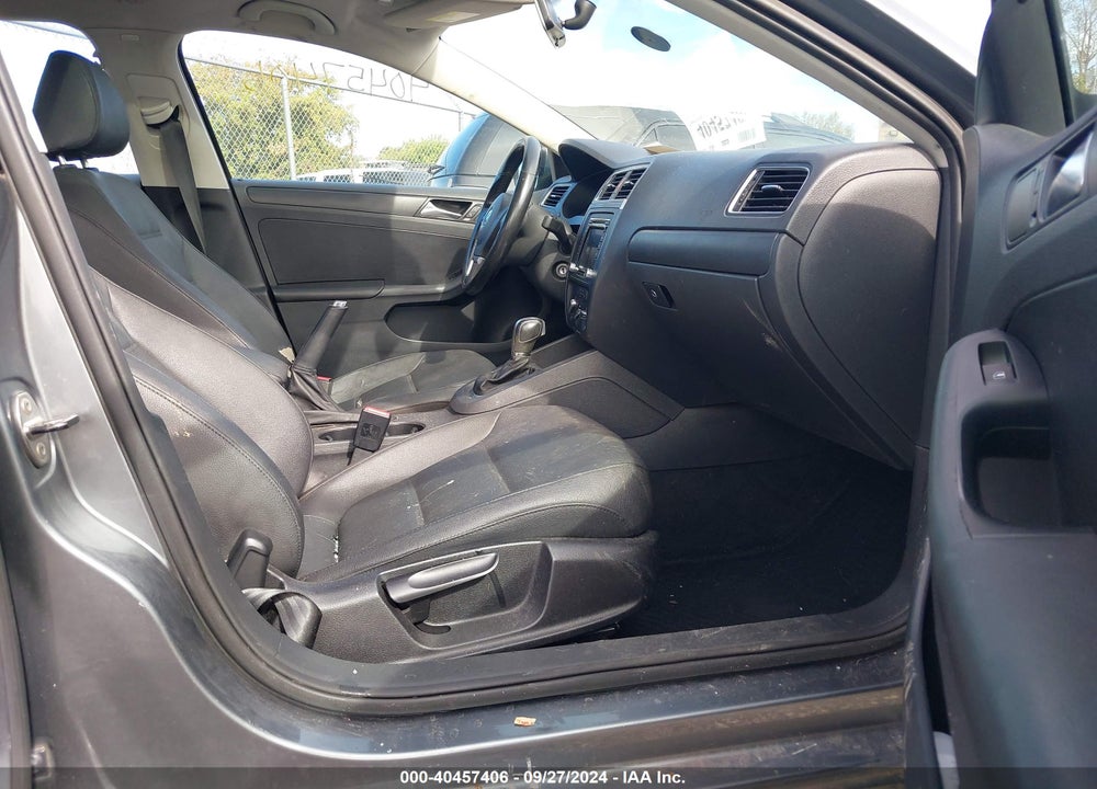 2011 VOLKSWAGEN JETTA 2.5L SE VIN: 3VWDZ7AJ7BM035610