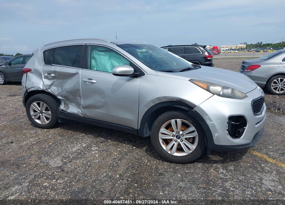 2018 KIA SPORTAGE LX VIN: KNDPM3AC8J7301136