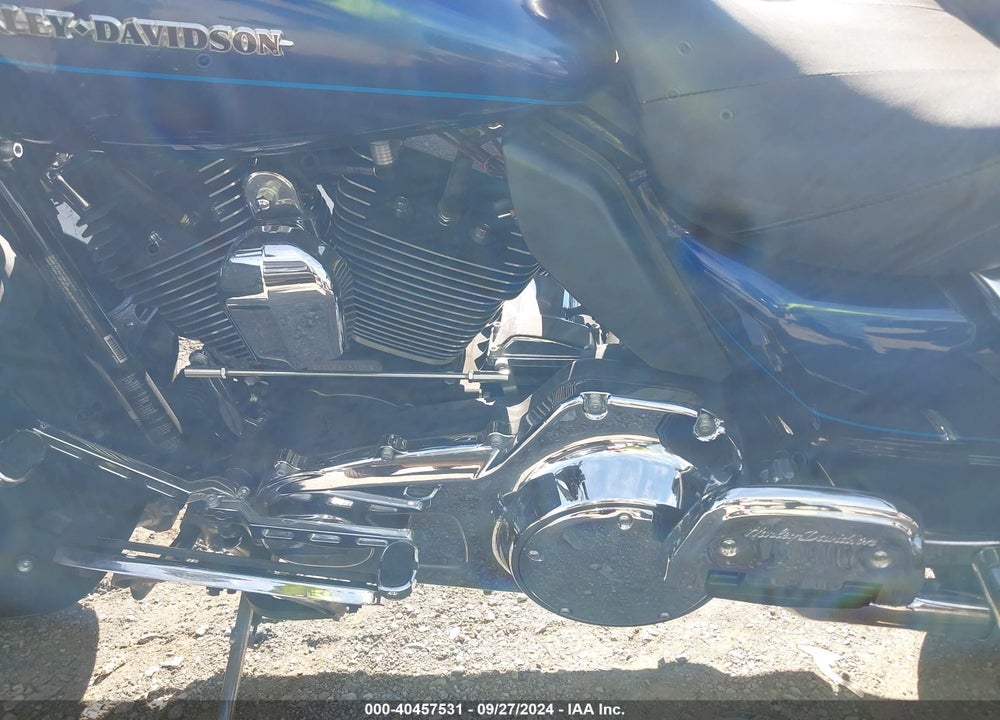 2015 HARLEY-DAVIDSON FLHTK ULTRA LIMITED VIN: 1HD1KEL1XFB645105