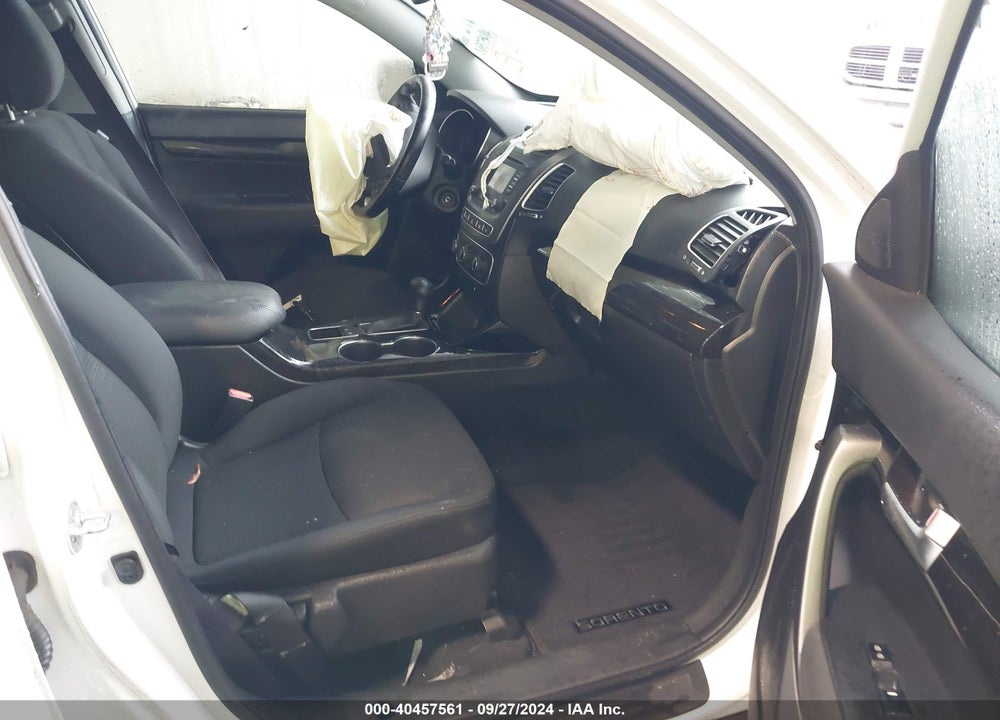 2015 KIA SORENTO LX VIN: 5XYKT4A62FG658710