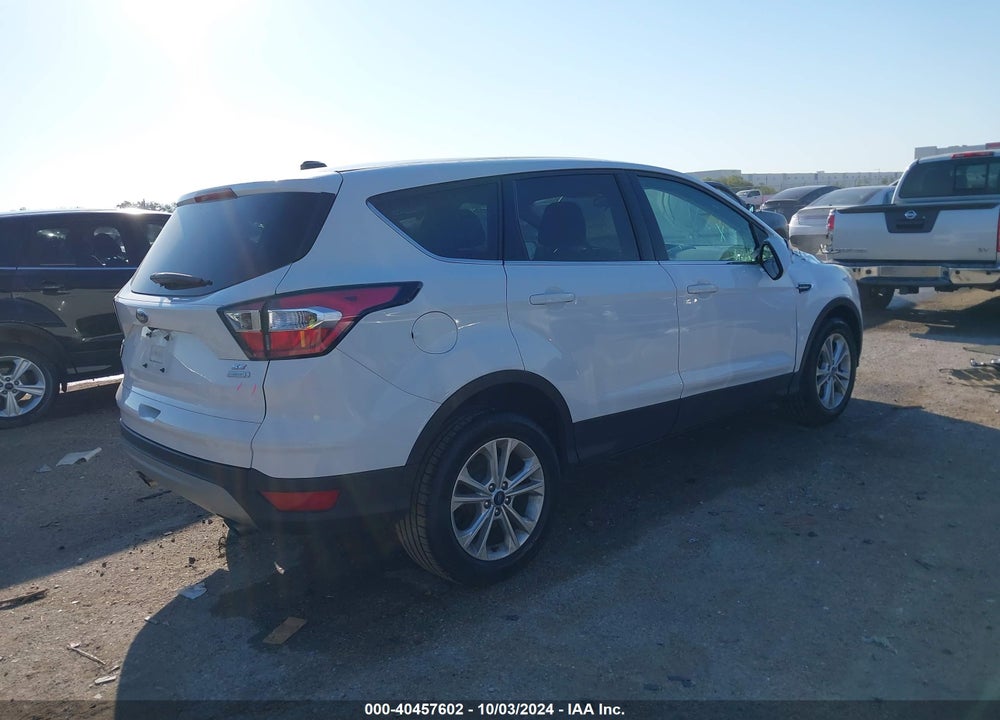 2017 FORD ESCAPE SE VIN: 1FMCU0GDXHUC65664