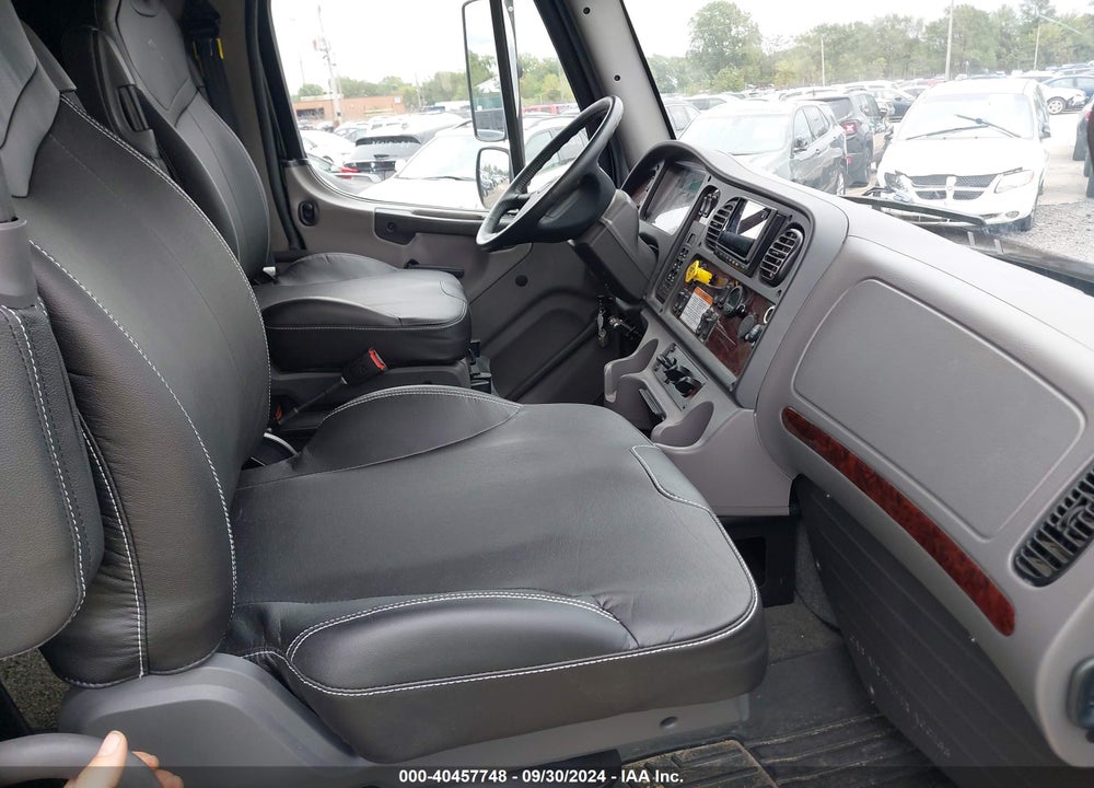 2020 FREIGHTLINER M2 106 VIN: 1FVACYFE9LHKY8432