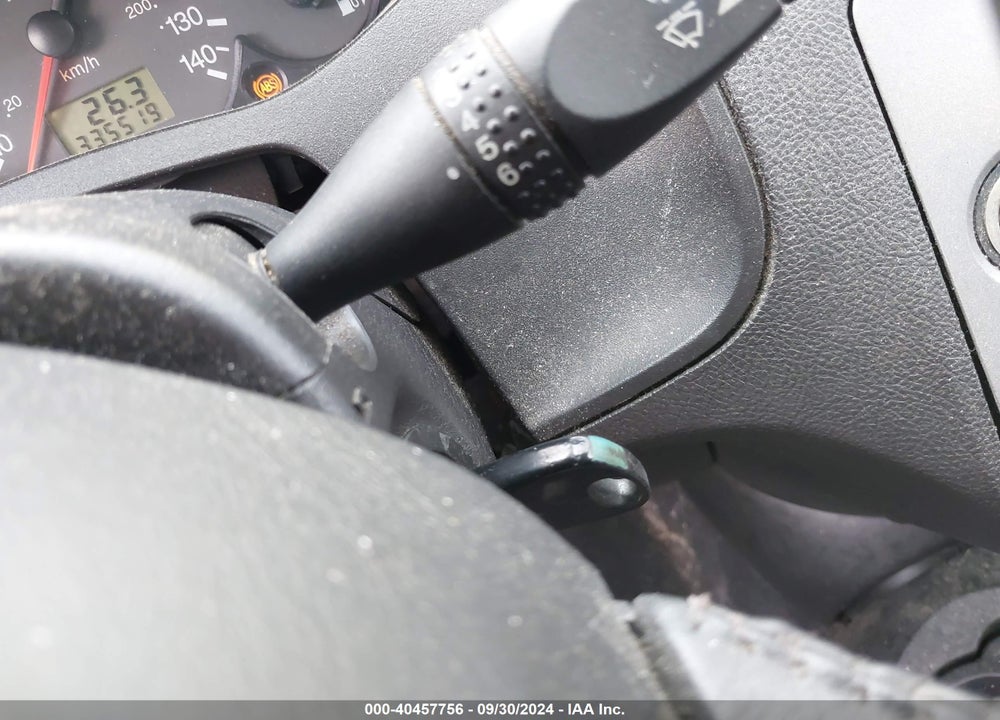 2005 FORD FOCUS ZX3 VIN: 3FAHP31N05R143196