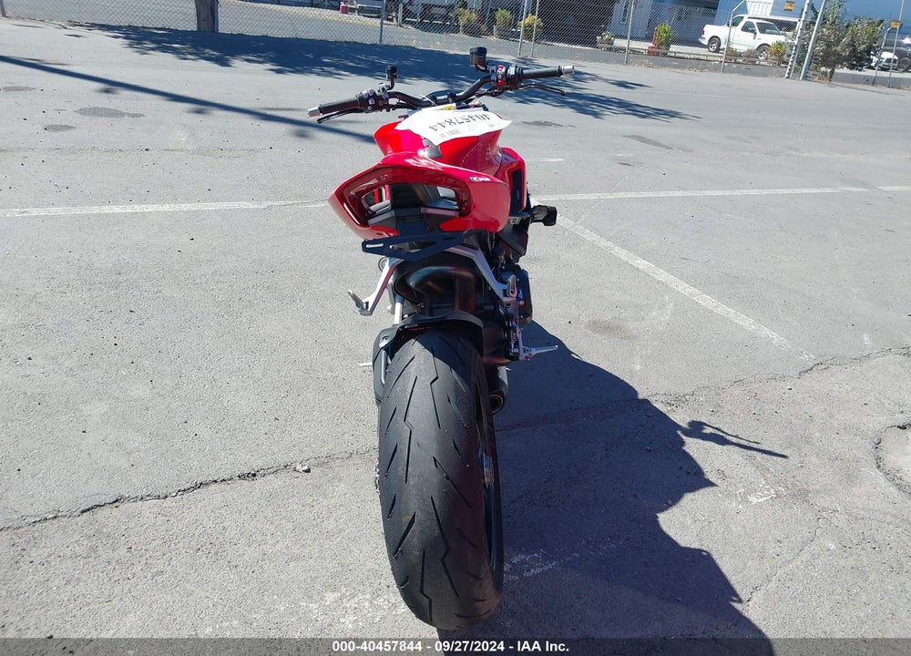 2022 DUCATI STREETFIGHTER V2 VIN: ZDMFAKYW7NB001030
