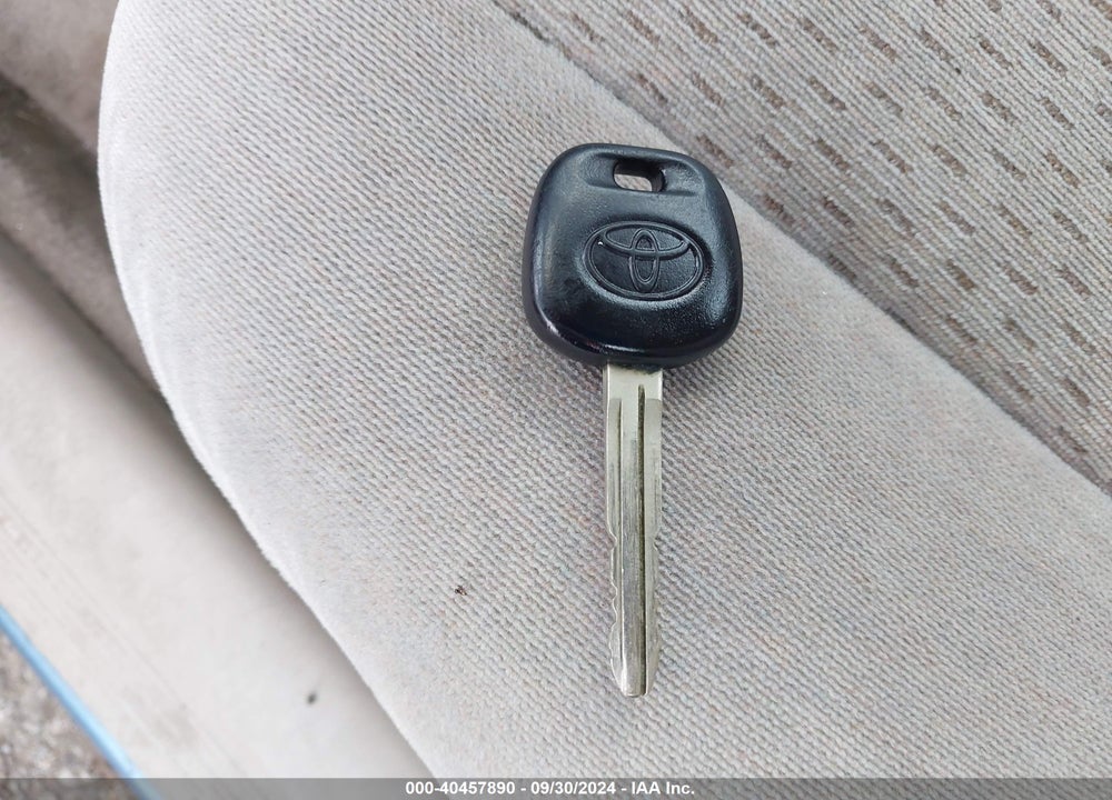2003 TOYOTA CAMRY XLE VIN: 4T1BE30K73U687841