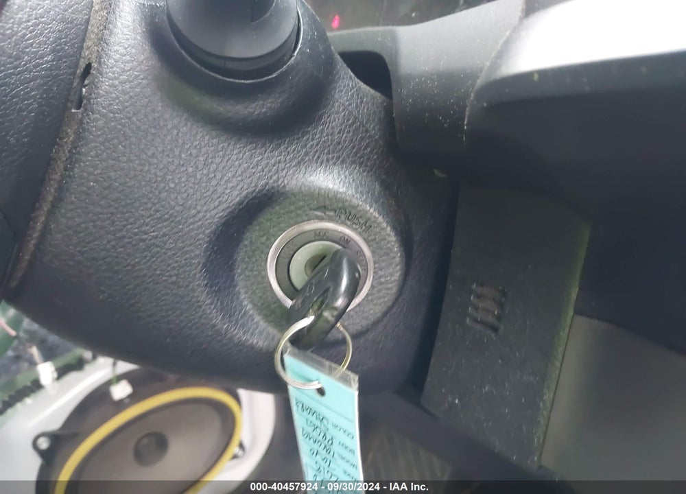 2018 TOYOTA TACOMA SR VIN: 5TFAX5GN9JX112660
