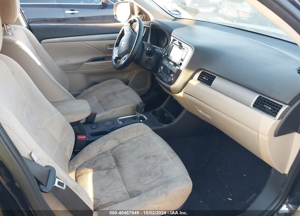 2016 MITSUBISHI OUTLANDER SE VIN: JA4AD3A36GZ038917