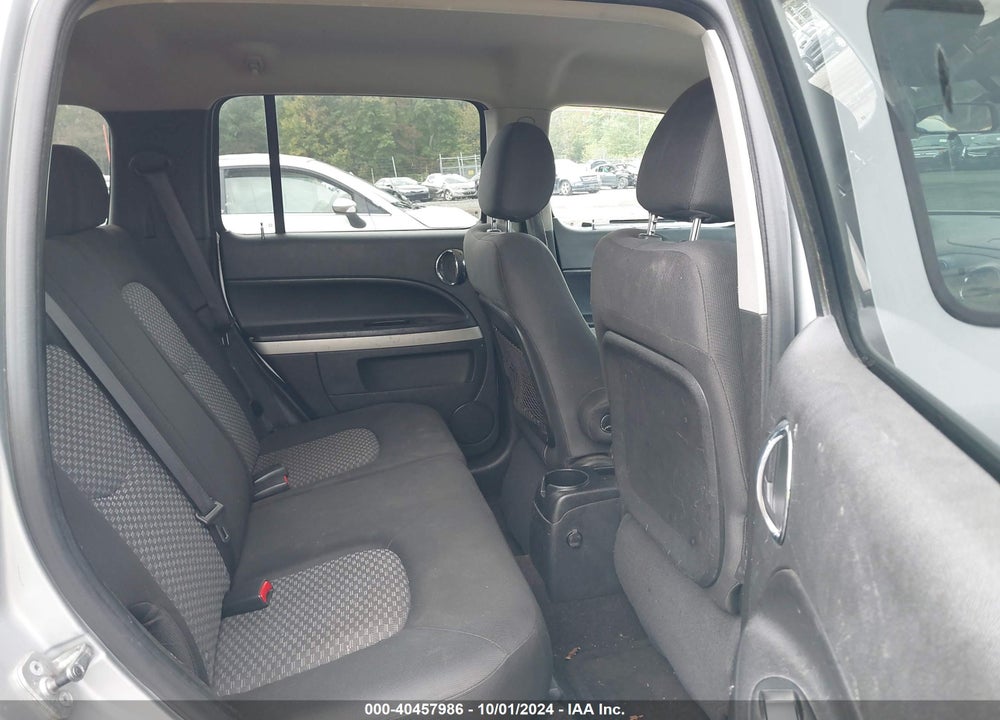 2009 CHEVROLET HHR LS VIN: 3GNCA13B99S640458