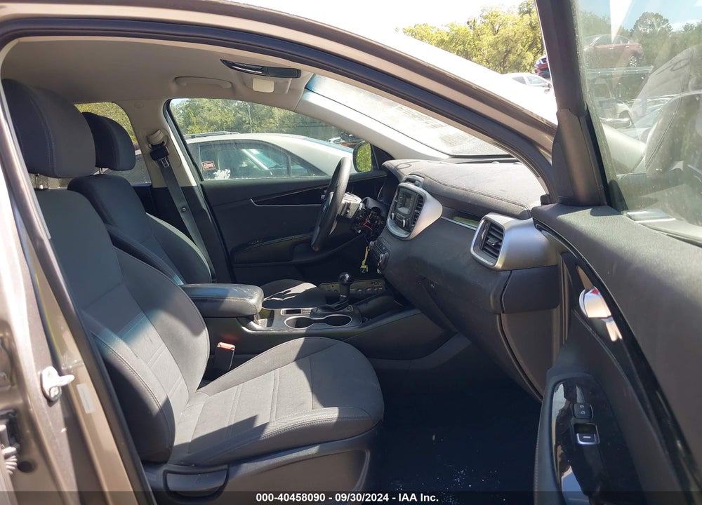 2017 KIA SORENTO 2.4L L VIN: 5XYPG4A33HG288886